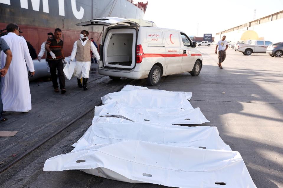 85 dead migrants found washed up in Libya